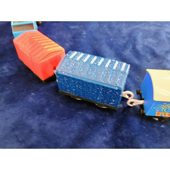 Thomas Train Sodor Fireworks Train Set With 4 Colorful Cars - Picture 4 of 8